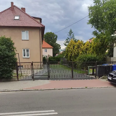 Ablotu - 2-8 Person, Parking,garden *