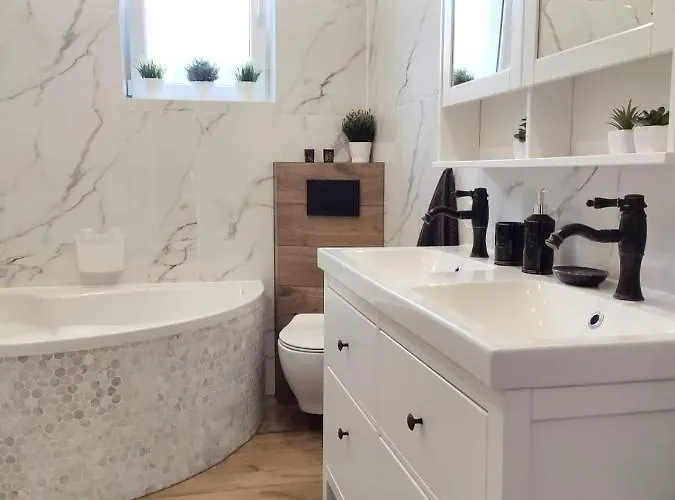 Ablotu - 2-8 Person, Parking,garden